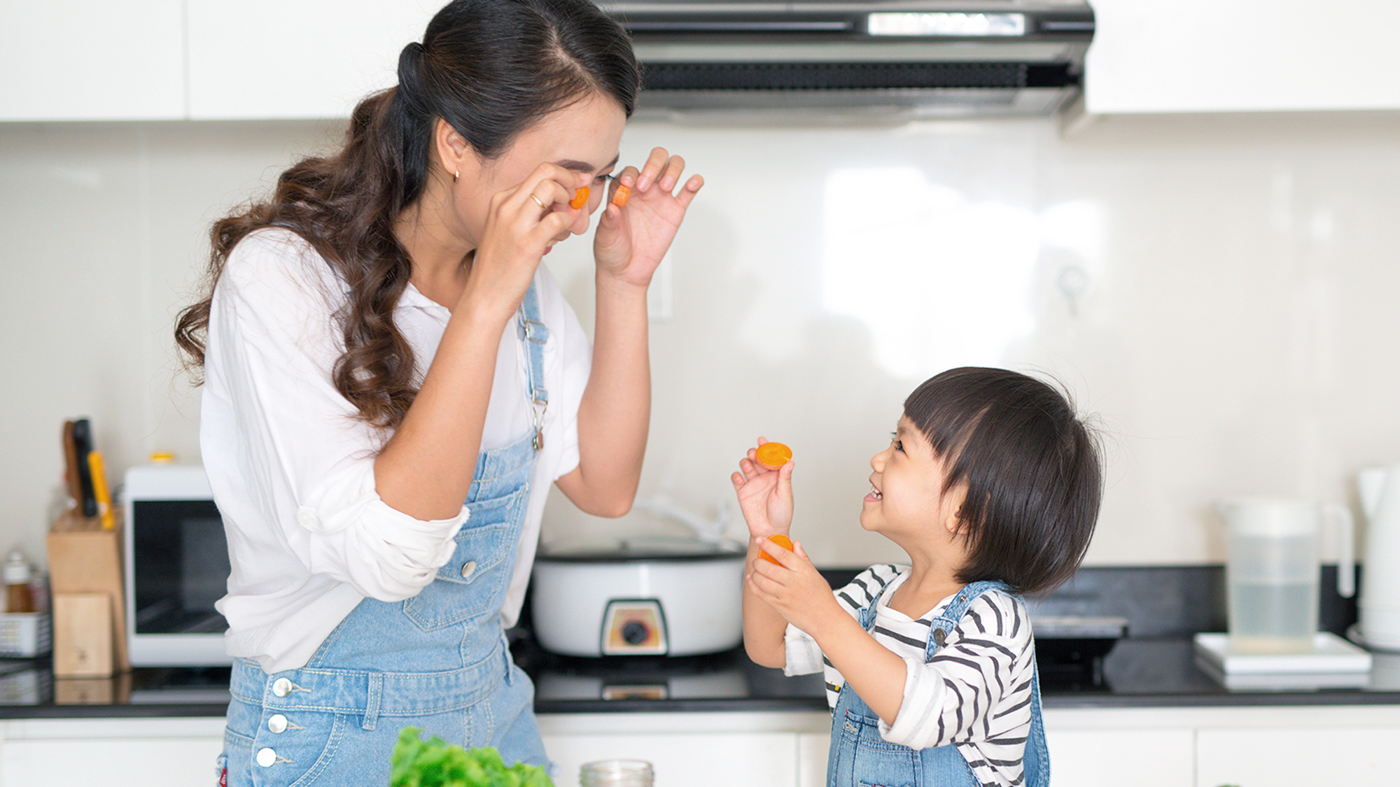 Sign language - parent and child bonding